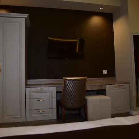 The King Hotel 4*